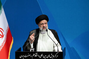 آئین تجلیل از استادان و دانشجویان نمونه با حضور رئیسی